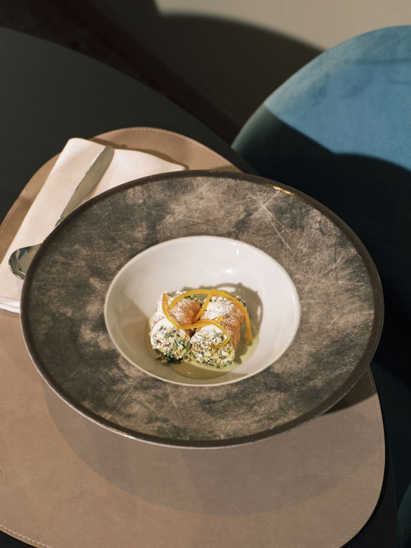 menage-restaurant-menu-cannoli-©la-cook Ménage Catania Restaurant Menu Cannoli © La Cook Agency